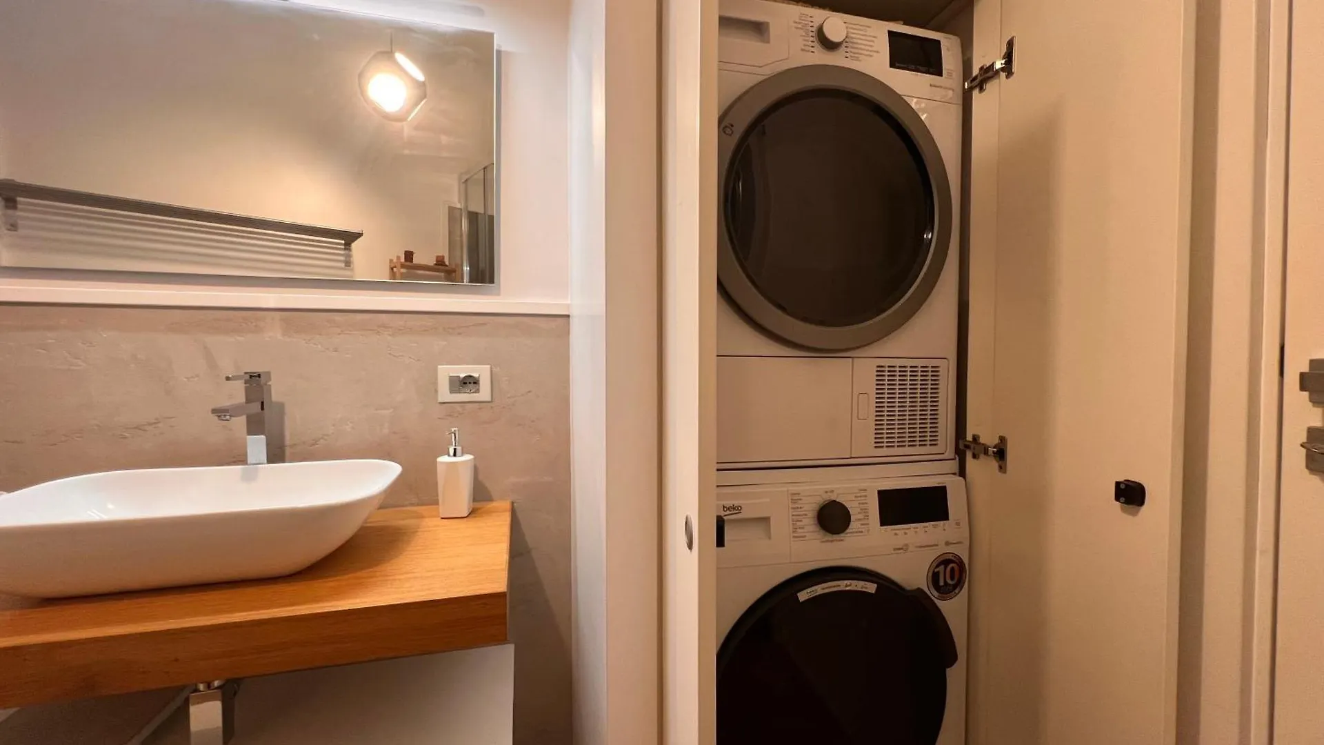 Apartment San Giovanni Tourist Accommodation Rome Italy
